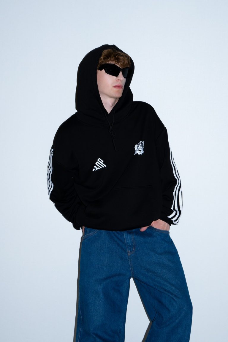 Худи с гербом — изображение 3